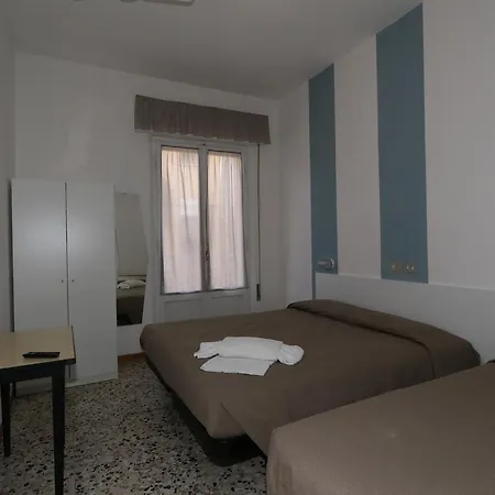 Urano Otel