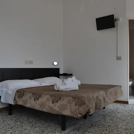 Urano Otel